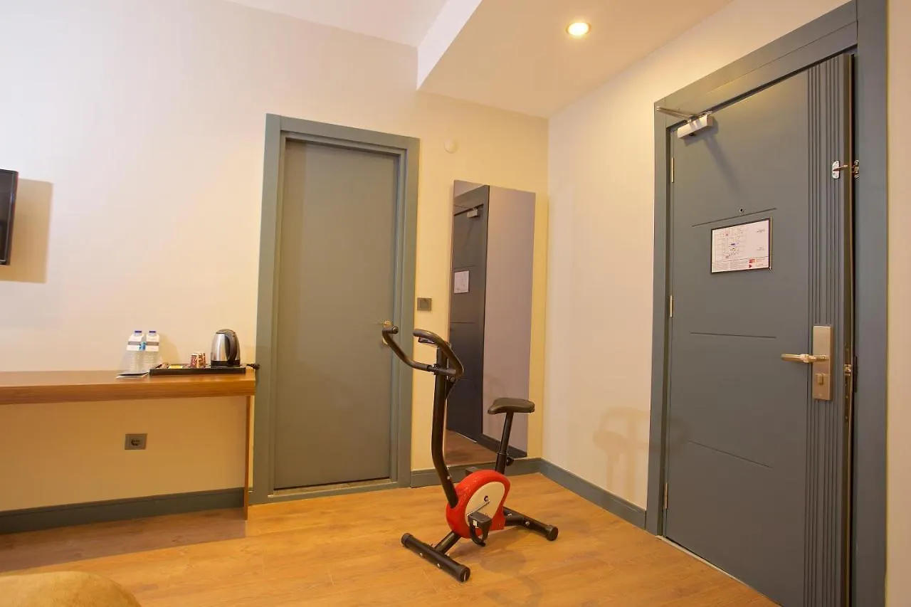 Days Inn By Wyndham Istanbul Arnavutkoy 3*,