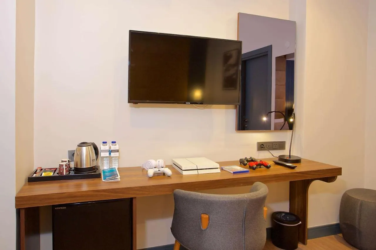 Days Inn By Wyndham Istanbul Arnavutkoy 3*,  Türkei
